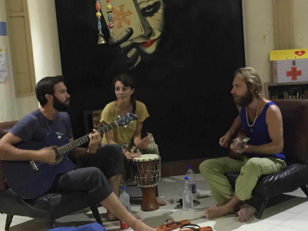 Zostel Varanasi Hostel Ngoại thất bức ảnh